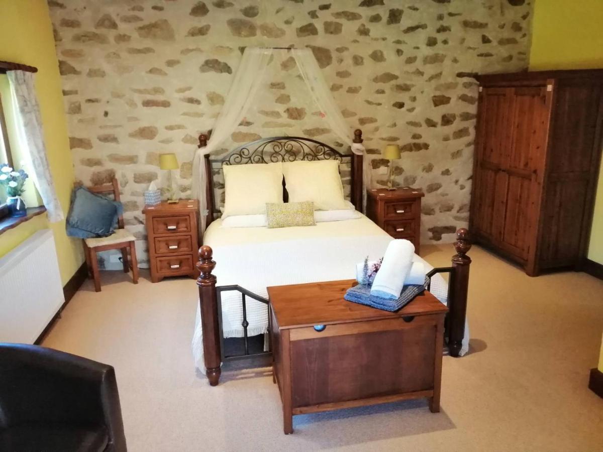 La Grange Ancienne Bed & Breakfast Montrollet Екстериор снимка