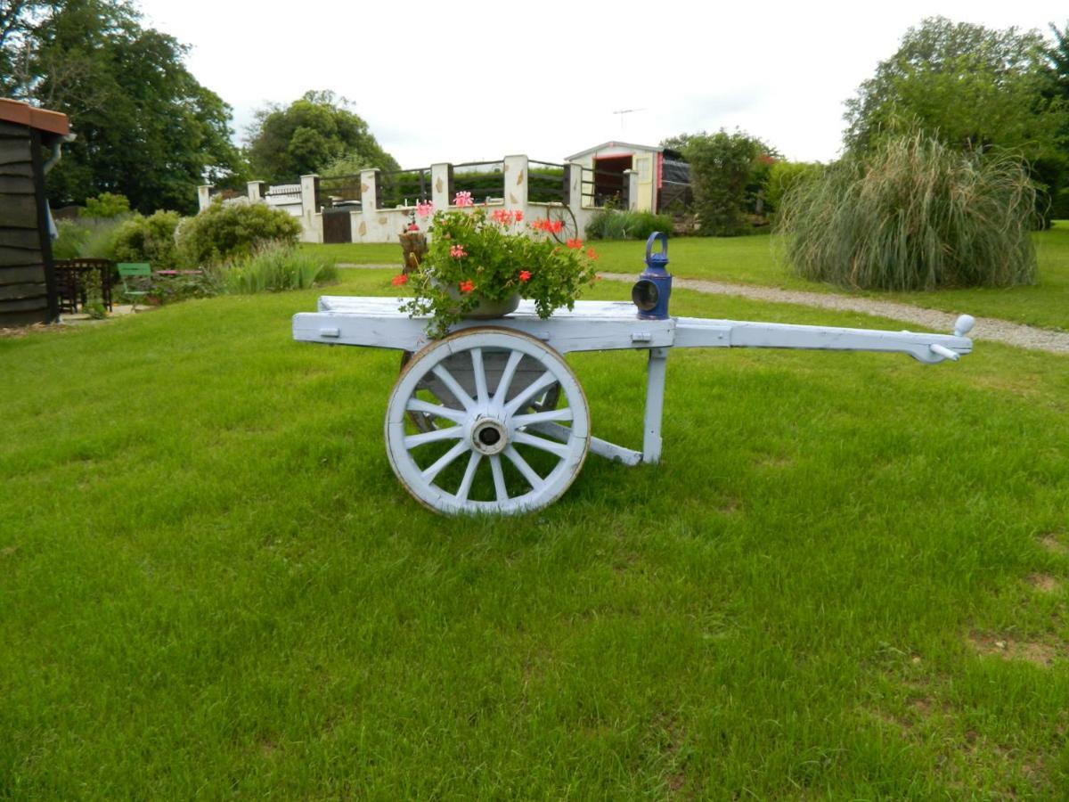 La Grange Ancienne Bed & Breakfast Montrollet Екстериор снимка